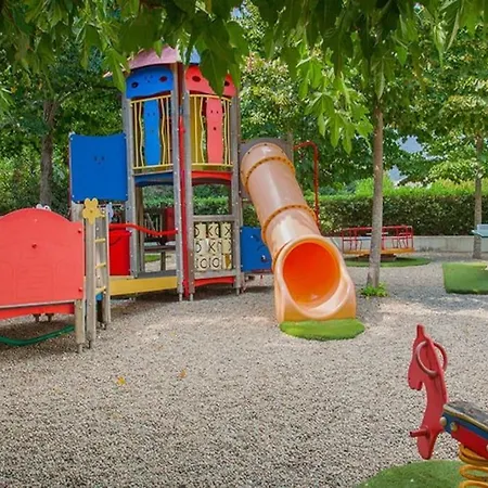 Appt Dans Avec Piscines Et Privees Lägenhet