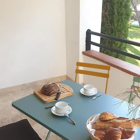 Apartment Appt Dans Avec Piscines Et Privees *